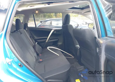 2018 Toyota Rav4 Xle z USA, uszkodzony, nr VIN JTMRFREV9JD226773